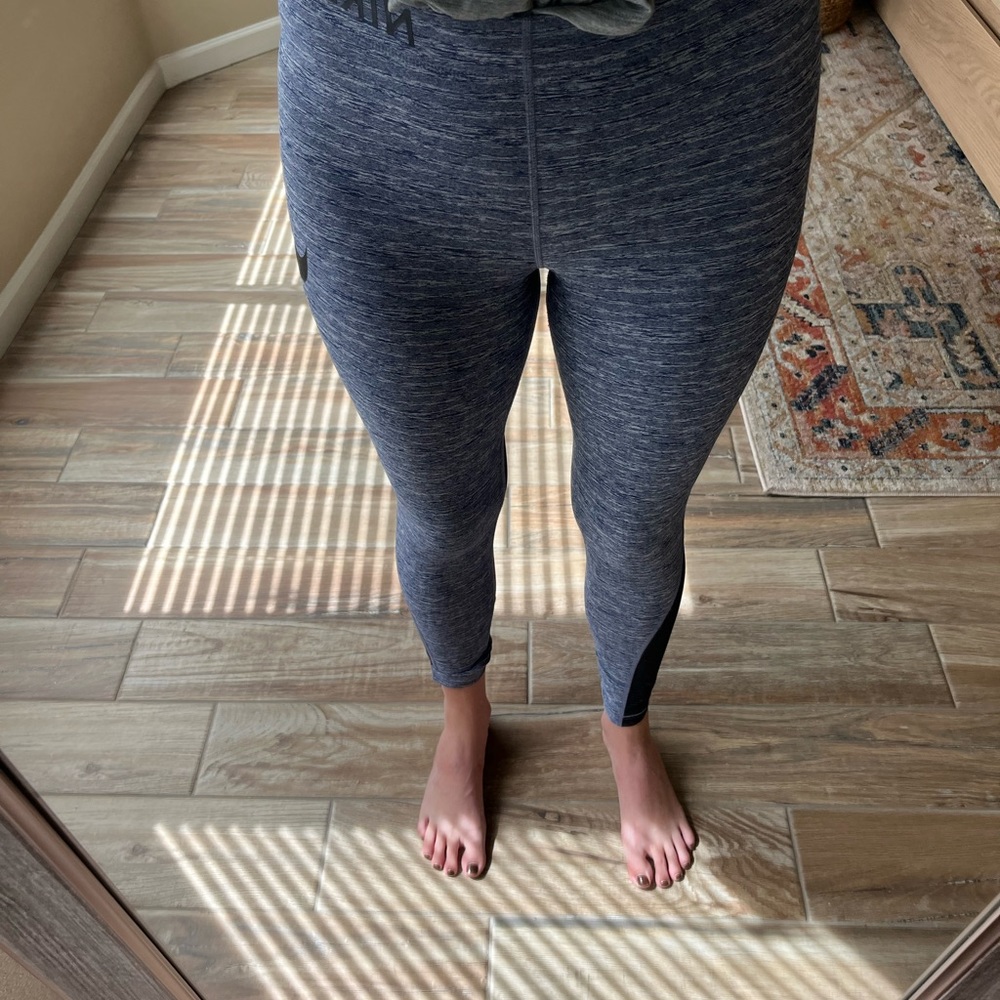 Nike Mid-Rise Leggings with Calf Logo Print